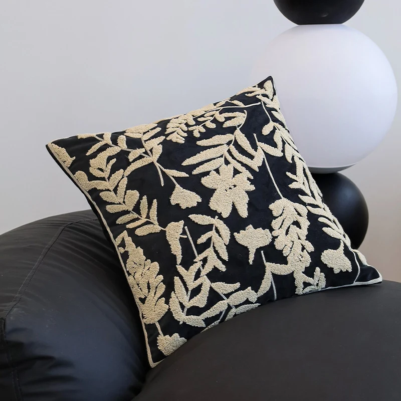 Square cushion cover with botanical tuft relief and fine piping Stornfield