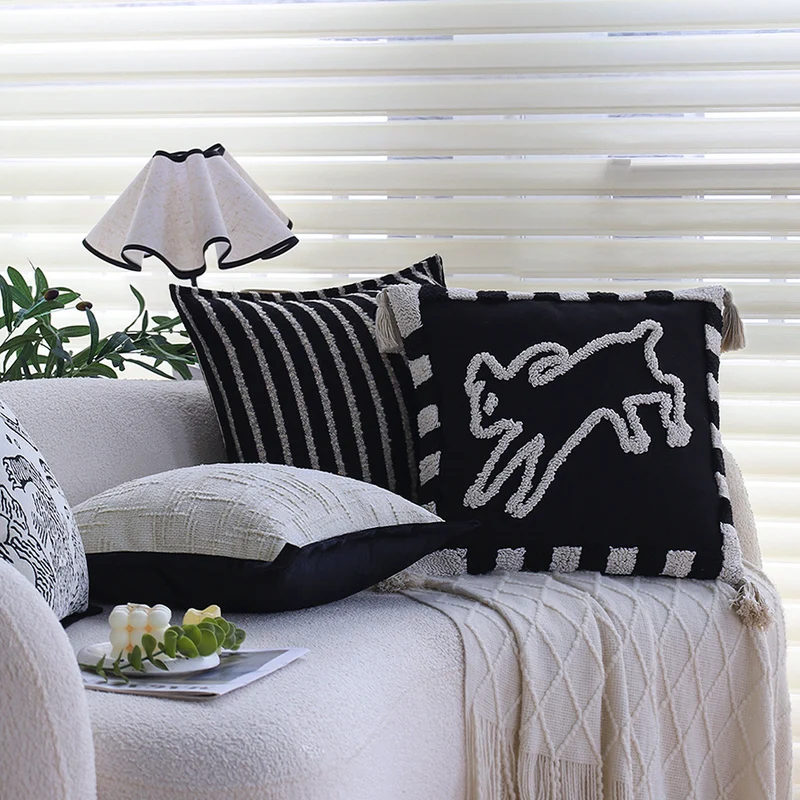 Square cushion cover in linen look with geometric relief, piping edge and concealed zipper Stornfield