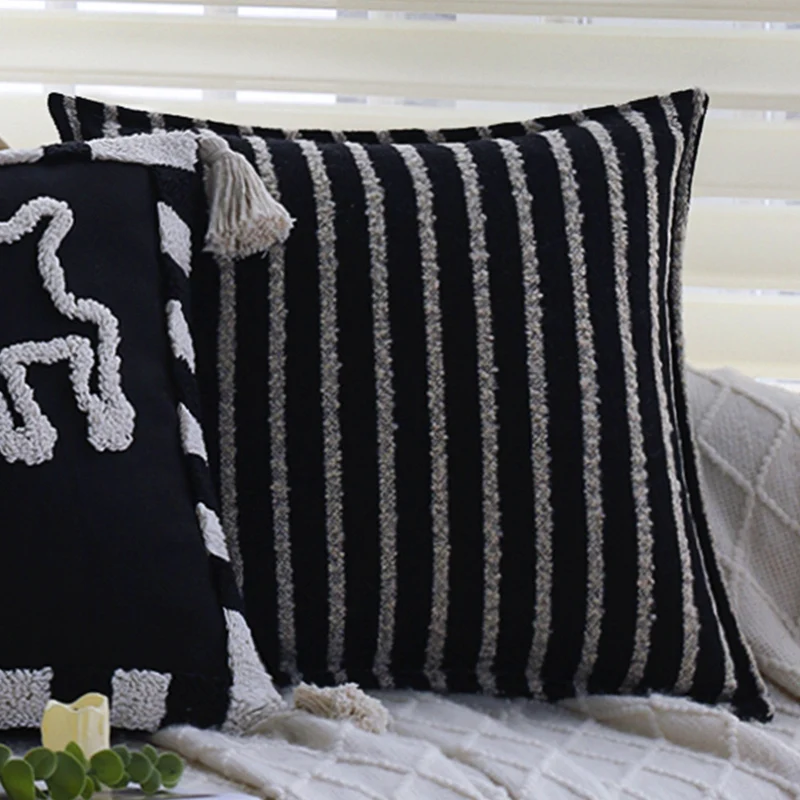 Square cushion cover in linen look with geometric relief, piping edge and concealed zipper Stornfield