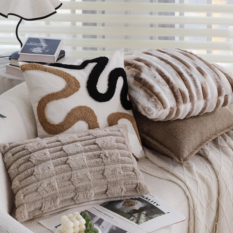 Square cushion cover Stornfield made of mottled tweed-boucle weaving with fine piping edge