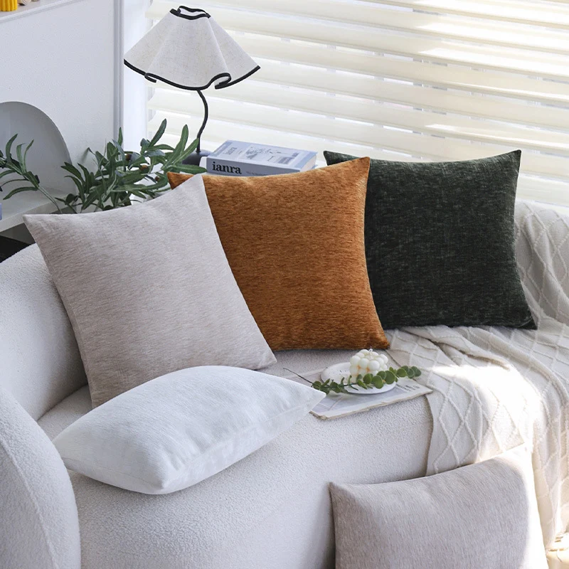 Square cushion cover made of soft chenille velvet with a mottled structure Stornfield