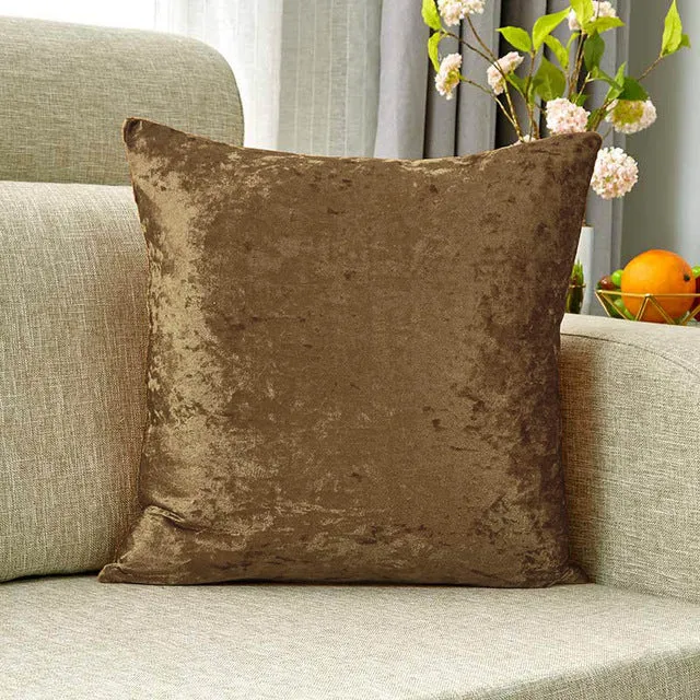 Square cushion cover made of crushed velvet with a soft texture and concealed zipper Stornfield