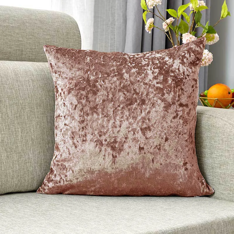 Square cushion cover made of crushed velvet with a soft texture and concealed zipper Stornfield