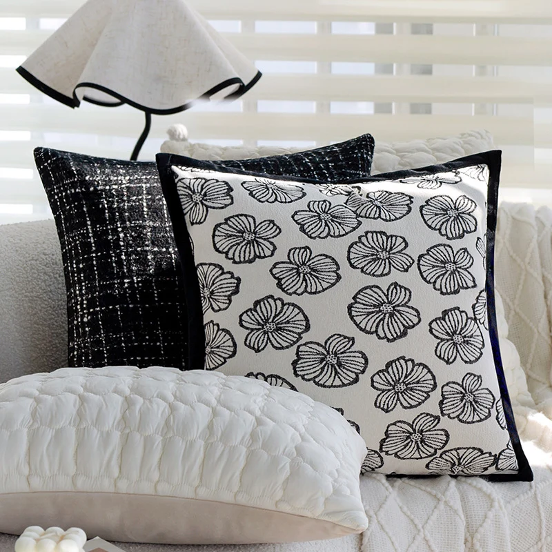 Square Decorative Cushion Cover with Large Wild Animal Jacquard and Velvet Piping Stornfield
