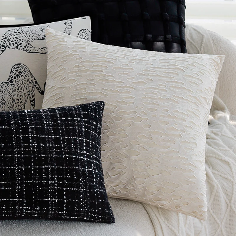 Square Decorative Cushion Cover with Large Wild Animal Jacquard and Velvet Piping Stornfield