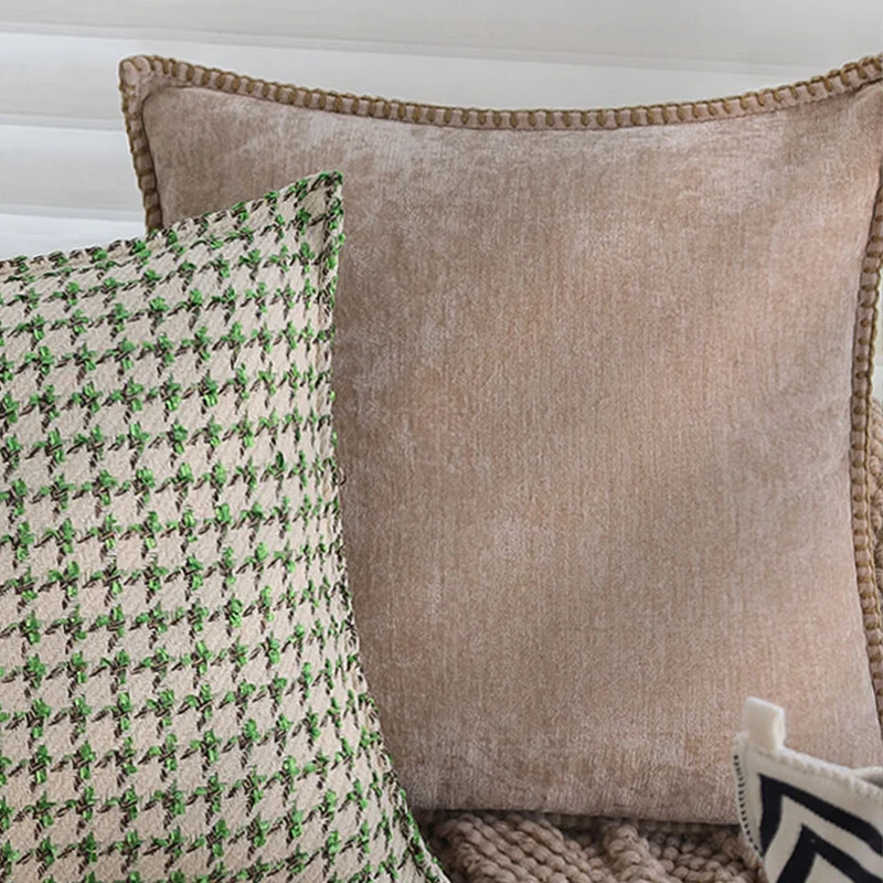 Square decorative cushion cover in fine houndstooth jacquard made of sustainable cotton-linen blend Stornfield