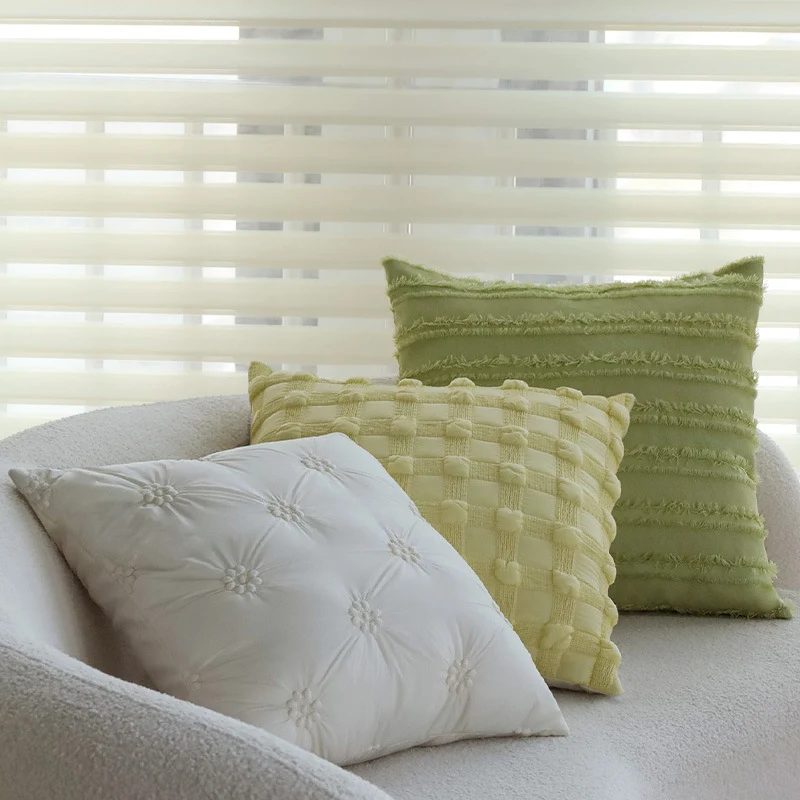 Decorative sofa cushion with woven pompom square structure Stornfield