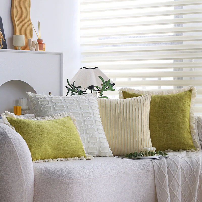 Decorative sofa cushion with woven pompom square structure Stornfield