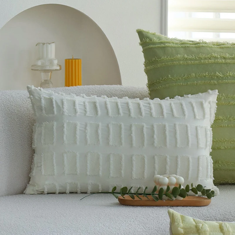 Decorative sofa cushion with woven pompom square structure Stornfield