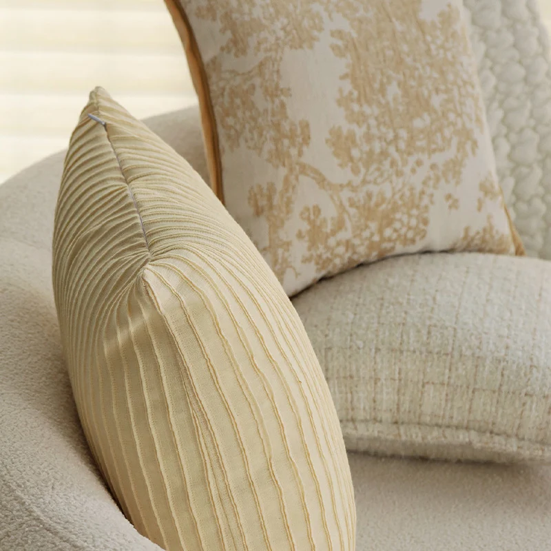 Decorative cushion cover with woven leopard relief and velvet trim Stornfield