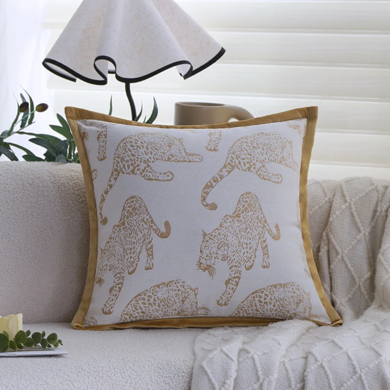 Decorative cushion cover with woven leopard relief and velvet trim Stornfield