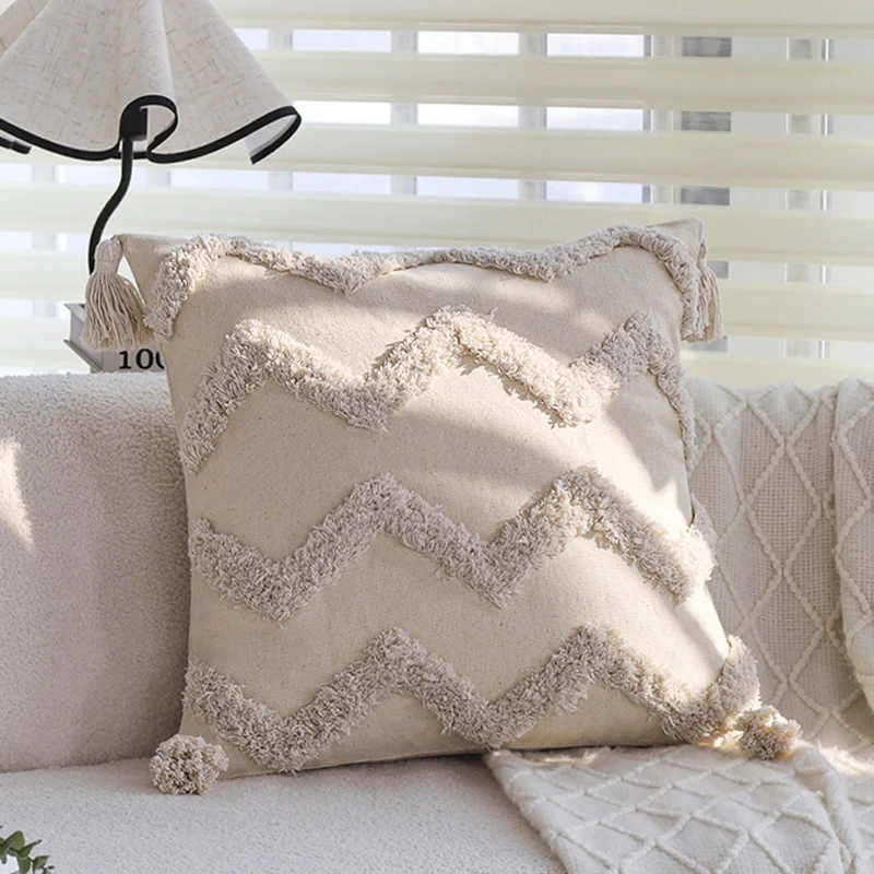 Decorative square cushion cover with zigzag tufting, tassels and cotton-linen mix Stornfield
