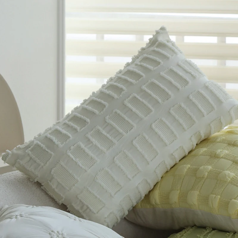 Decorative square cushion cover with zigzag tufting, tassels and cotton-linen mix Stornfield
