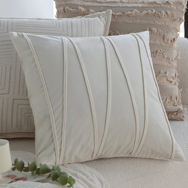 Decorative pillowcase with quilted piping and soft cotton blend Stornfield