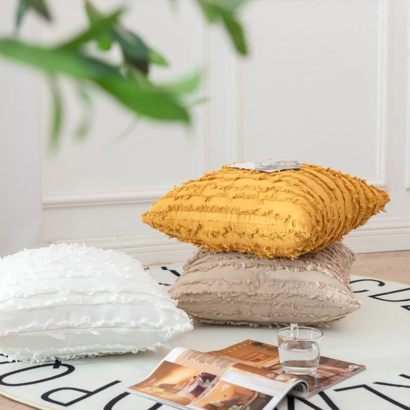 Decorative cushion cover with frayed stripe relief made of cotton blend and concealed zipper Stornfield