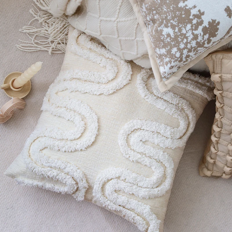 Decorative jacquard pillowcase with tree motif and velvet piping Stornfield