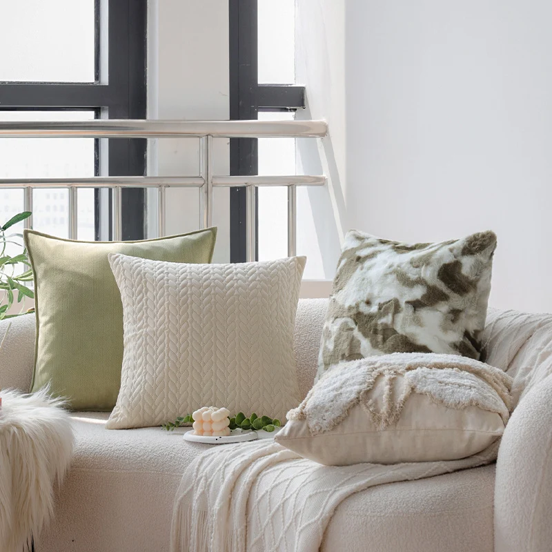 Decorative cushion made of cotton-linen with floral chenille tufting and concealed zipper Stornfield