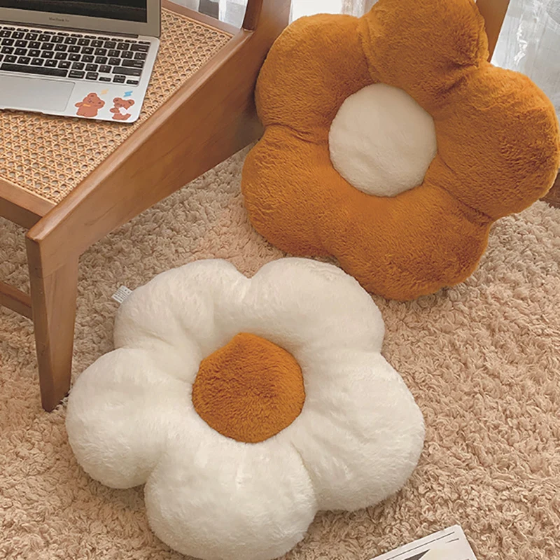 Flower-shaped plush seat and decorative cushion made of soft teddy fleece Stornfield