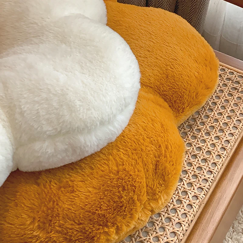 Flower-shaped plush seat and decorative cushion made of soft teddy fleece Stornfield