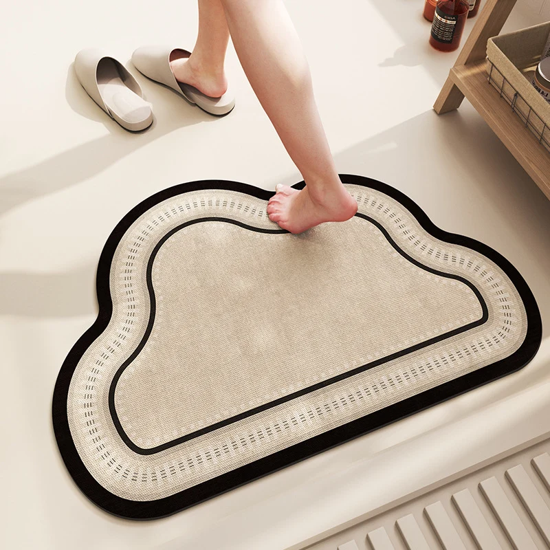 Cloud-Shaped Absorbent Microfiber Bath Mat with Non-Slip Backing and Palm Leaf Print