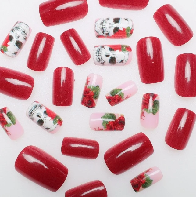 Artistic Skull-Themed Nail Art Stornfield