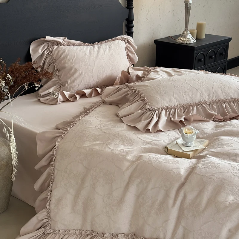 Jacquard bedding set with voluminous frill ruffle and floral tone-on-tone structure Stornfield