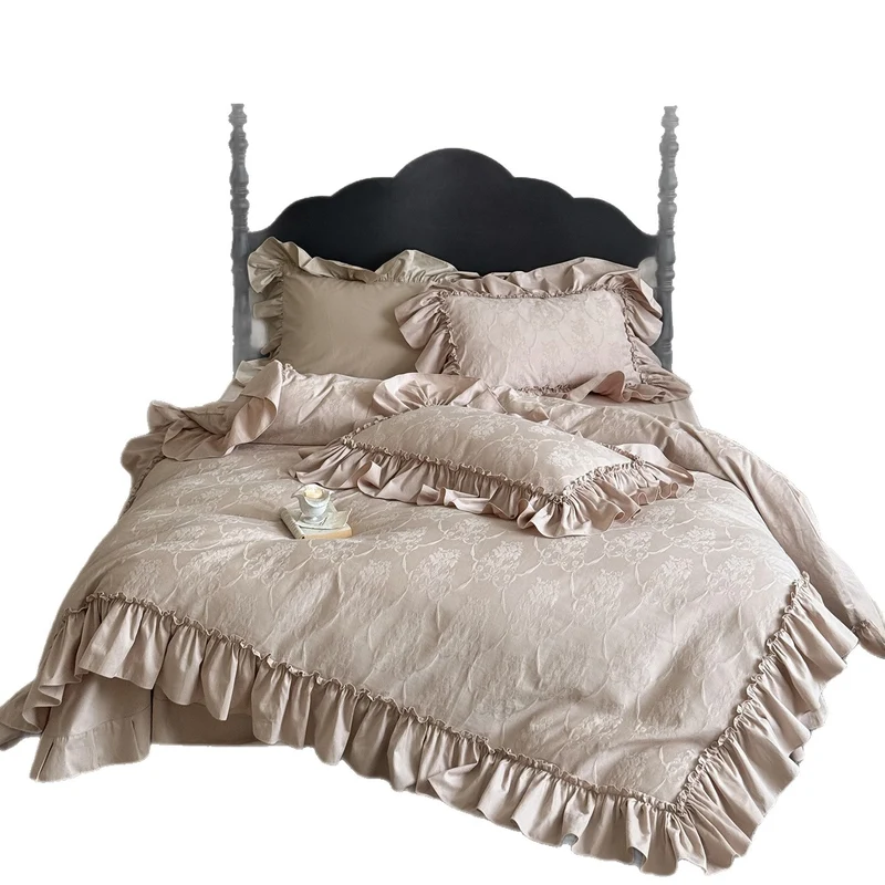 Jacquard bedding set with voluminous frill ruffle and floral tone-on-tone structure Stornfield