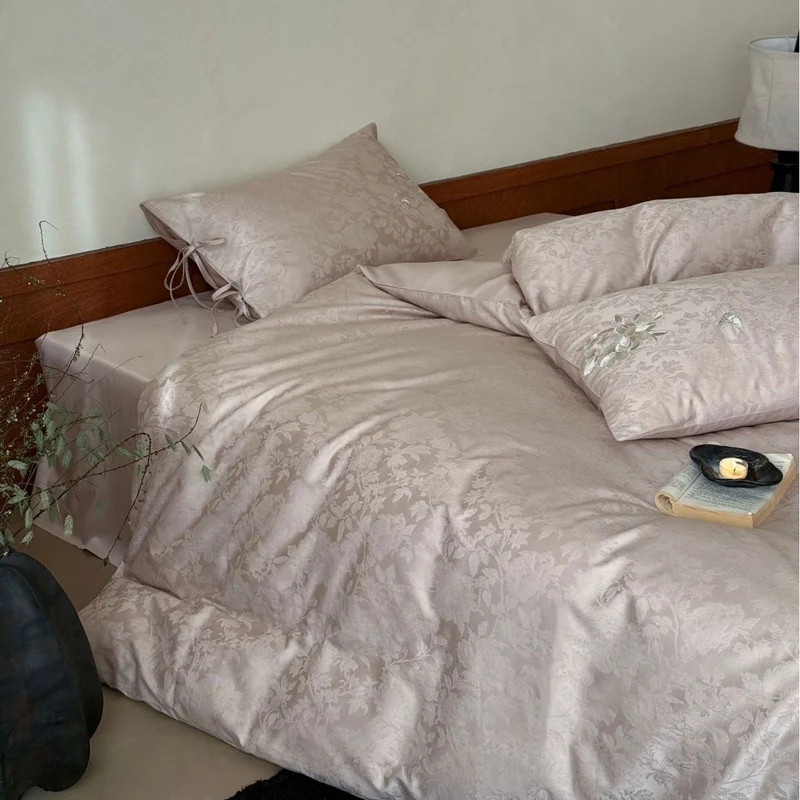 Jacquard bedding set with embroidered pillowcases and silk-soft touch Stornfield