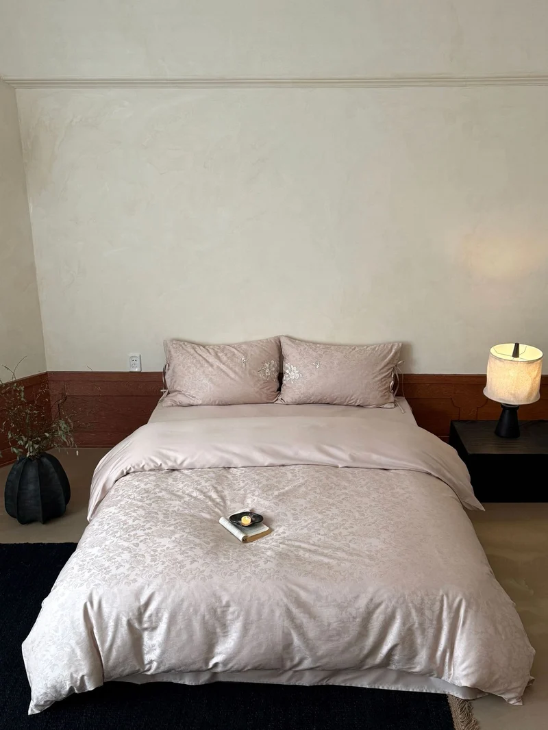 Jacquard bedding set with embroidered pillowcases and silk-soft touch Stornfield