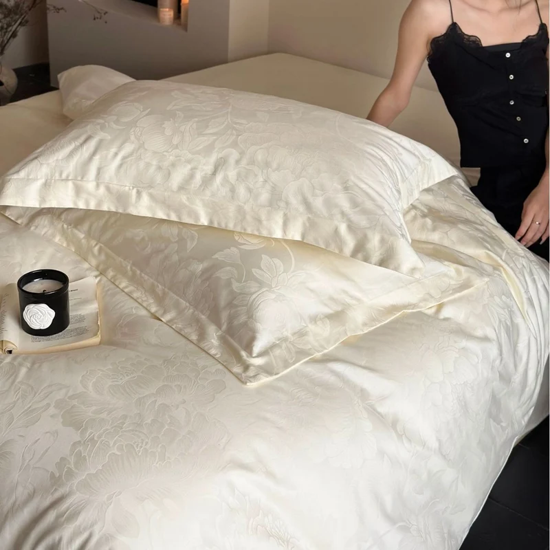 Jacquard bedding set made of cotton satin with floral relief structure Stornfield