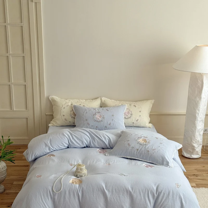 Embroidered cotton bed linen set with vintage roses and frill edges Stornfield