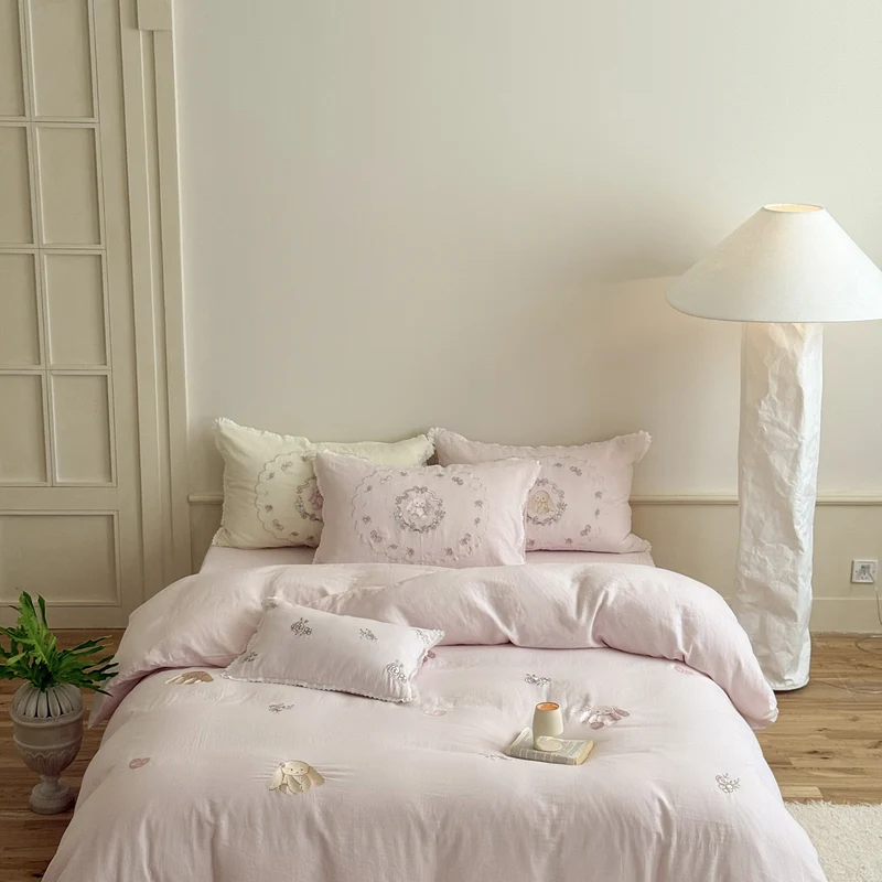 Embroidered cotton bed linen set with vintage roses and frill edges Stornfield