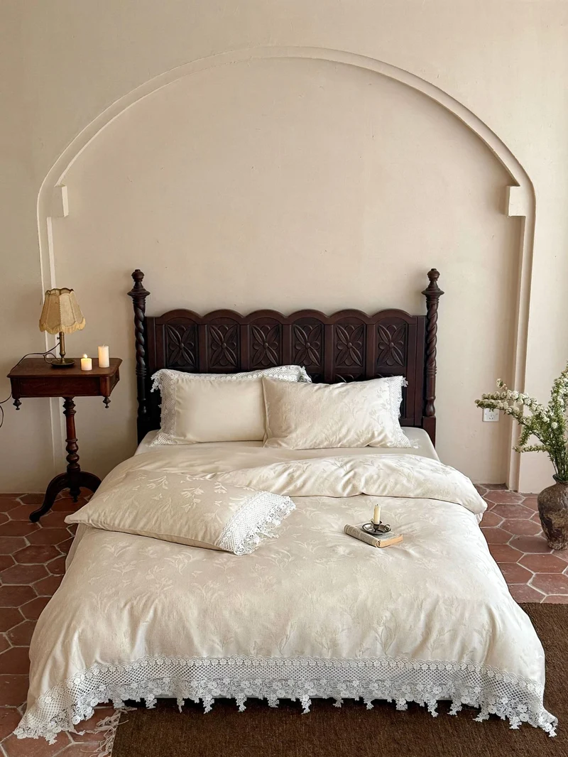Finely woven cotton satin bedding set with lace border and fill-friendly hotel closure Stornfield