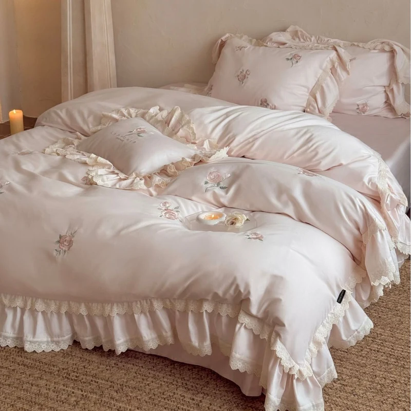 Bedding set in vintage romantic style with ruffle, lace trim and delicate rose embroidery Stornfield