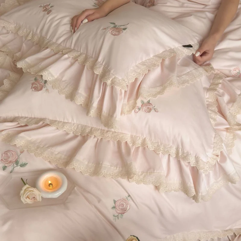 Bedding set in vintage romantic style with ruffle, lace trim and delicate rose embroidery Stornfield