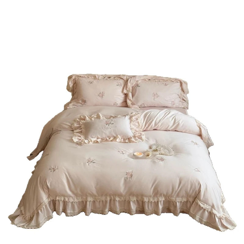 Bedding set in vintage romantic style with ruffle, lace trim and delicate rose embroidery Stornfield