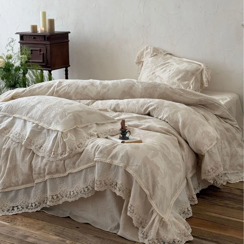 Bed linen set made of linen-cotton mix with large floral print and lace frill Stornfield