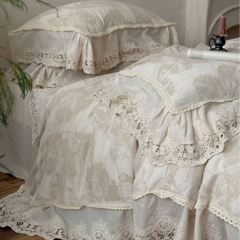 Bed linen set made of linen-cotton mix with large floral print and lace frill Stornfield