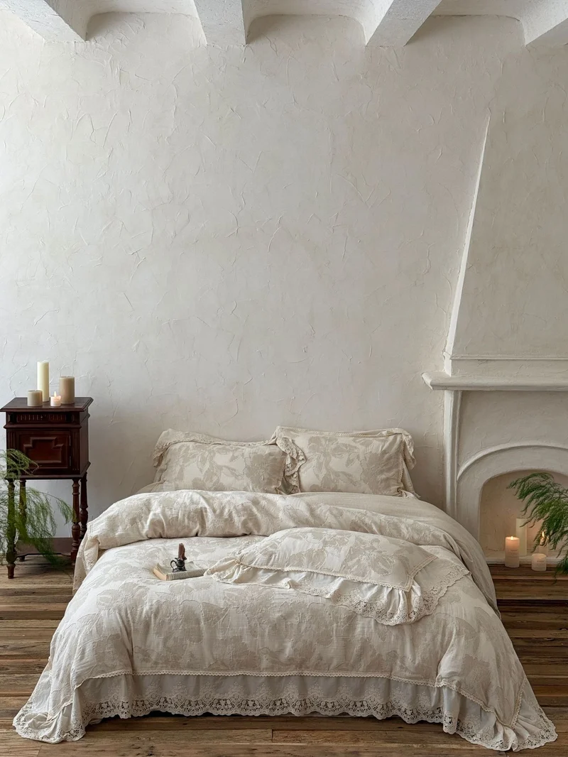 Bed linen set made of linen-cotton mix with large floral print and lace frill Stornfield